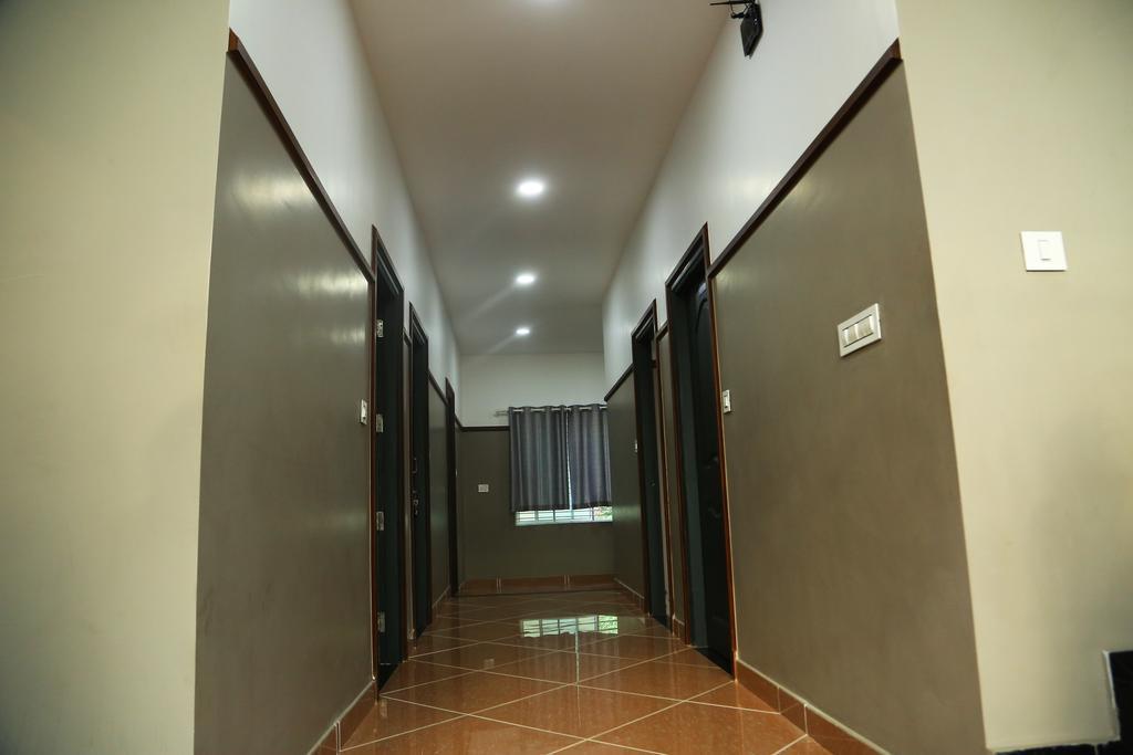 Hotel Icon Residency Kalpetta Esterno foto