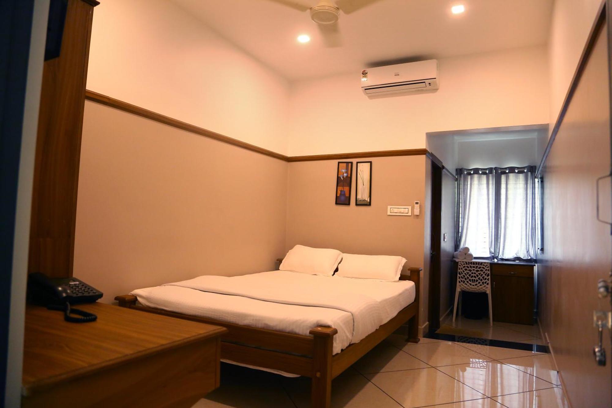 Hotel Icon Residency Kalpetta Esterno foto