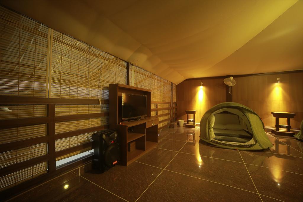 Hotel Icon Residency Kalpetta Esterno foto
