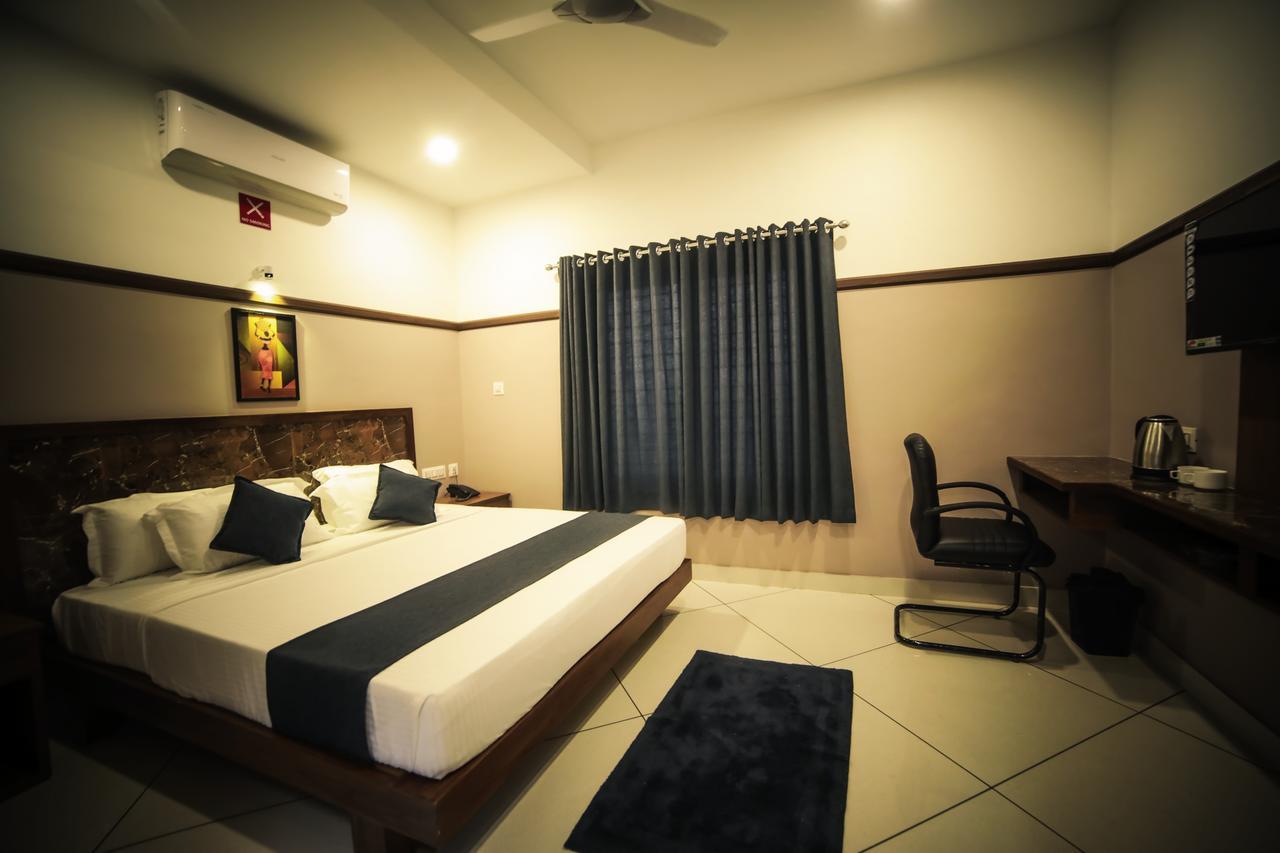 Hotel Icon Residency Kalpetta Esterno foto