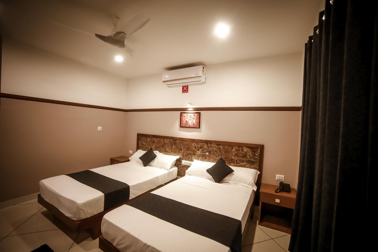 Hotel Icon Residency Kalpetta Esterno foto