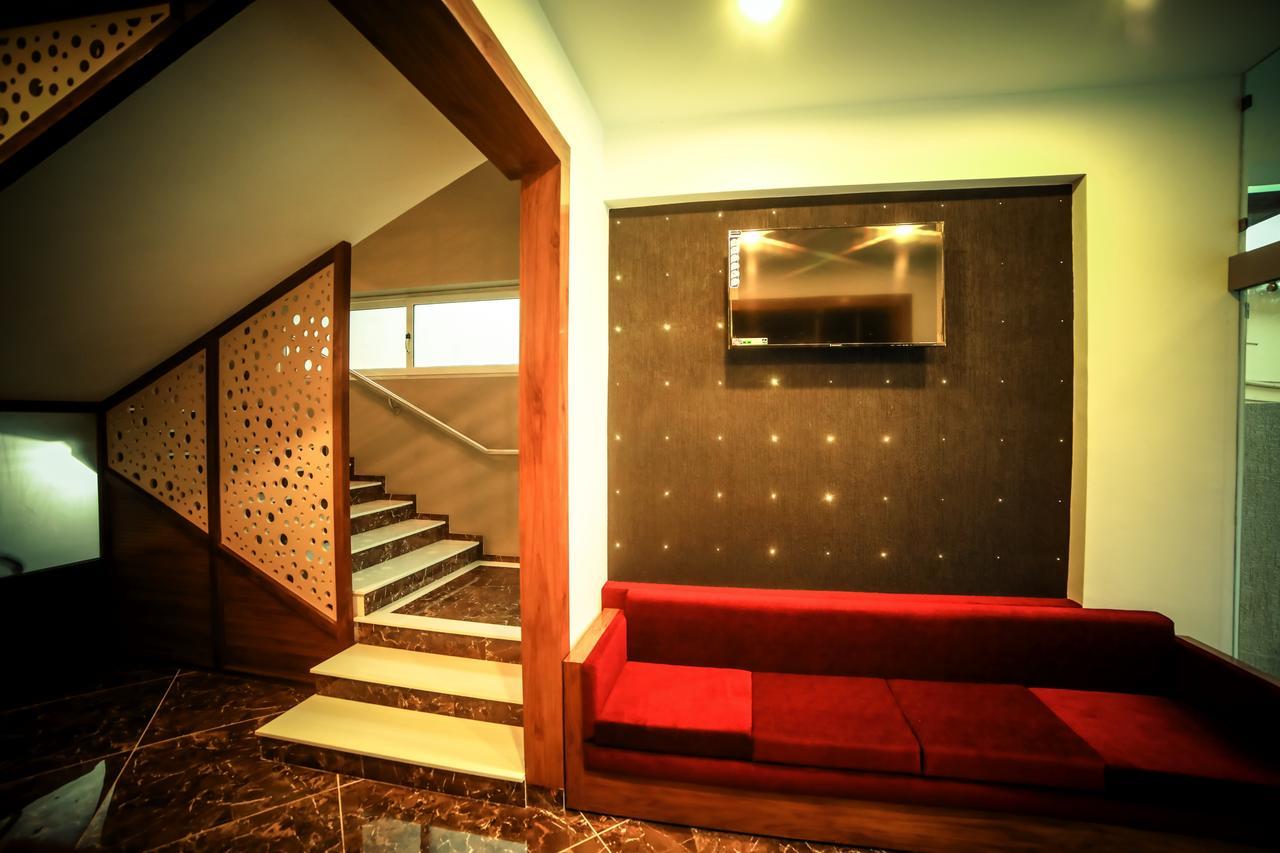 Hotel Icon Residency Kalpetta Esterno foto
