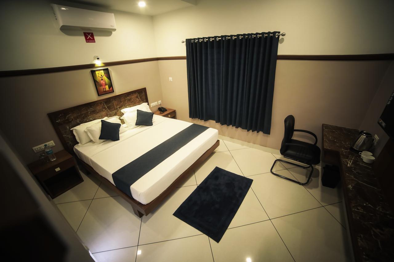 Hotel Icon Residency Kalpetta Esterno foto