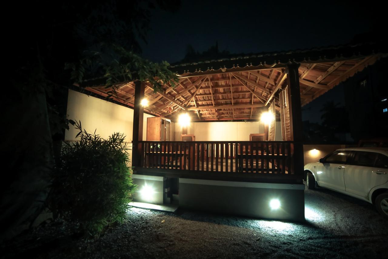 Hotel Icon Residency Kalpetta Esterno foto